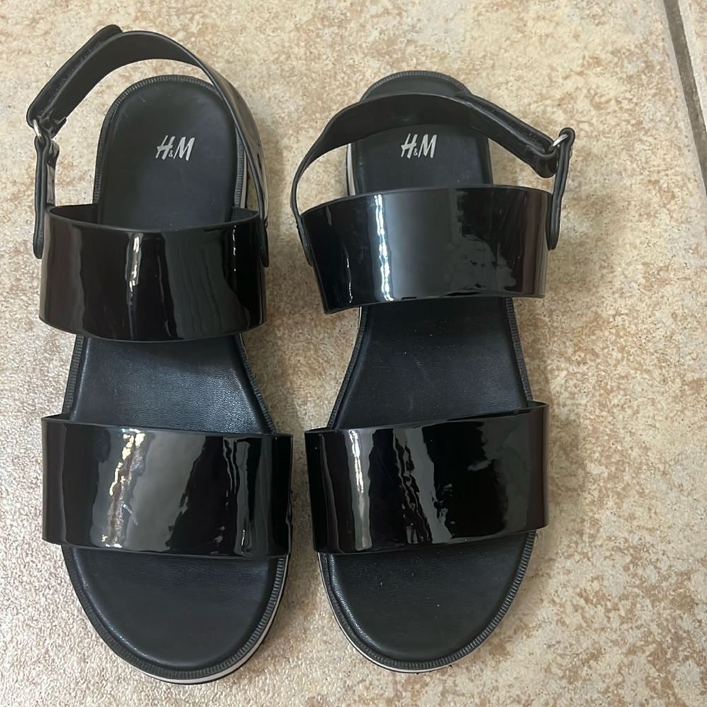 Like new H&M black sandals size 8